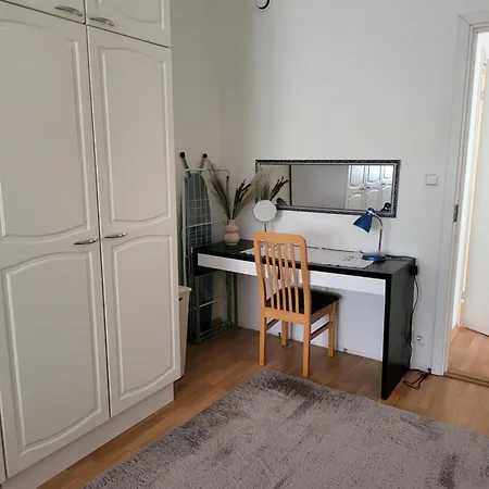 Apartment Long